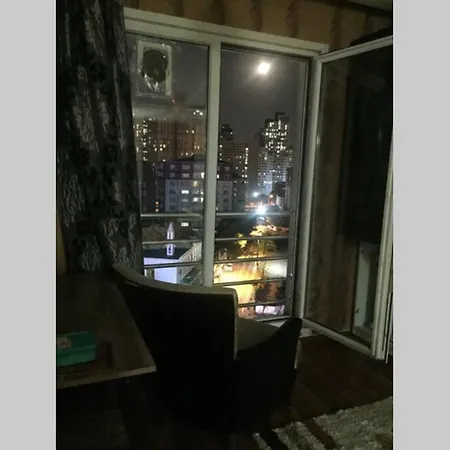 Close The Metrobus. Whole House Luxury Isztambul