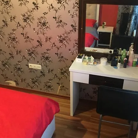 Close The Metrobus. Whole House Luxury Apartman
